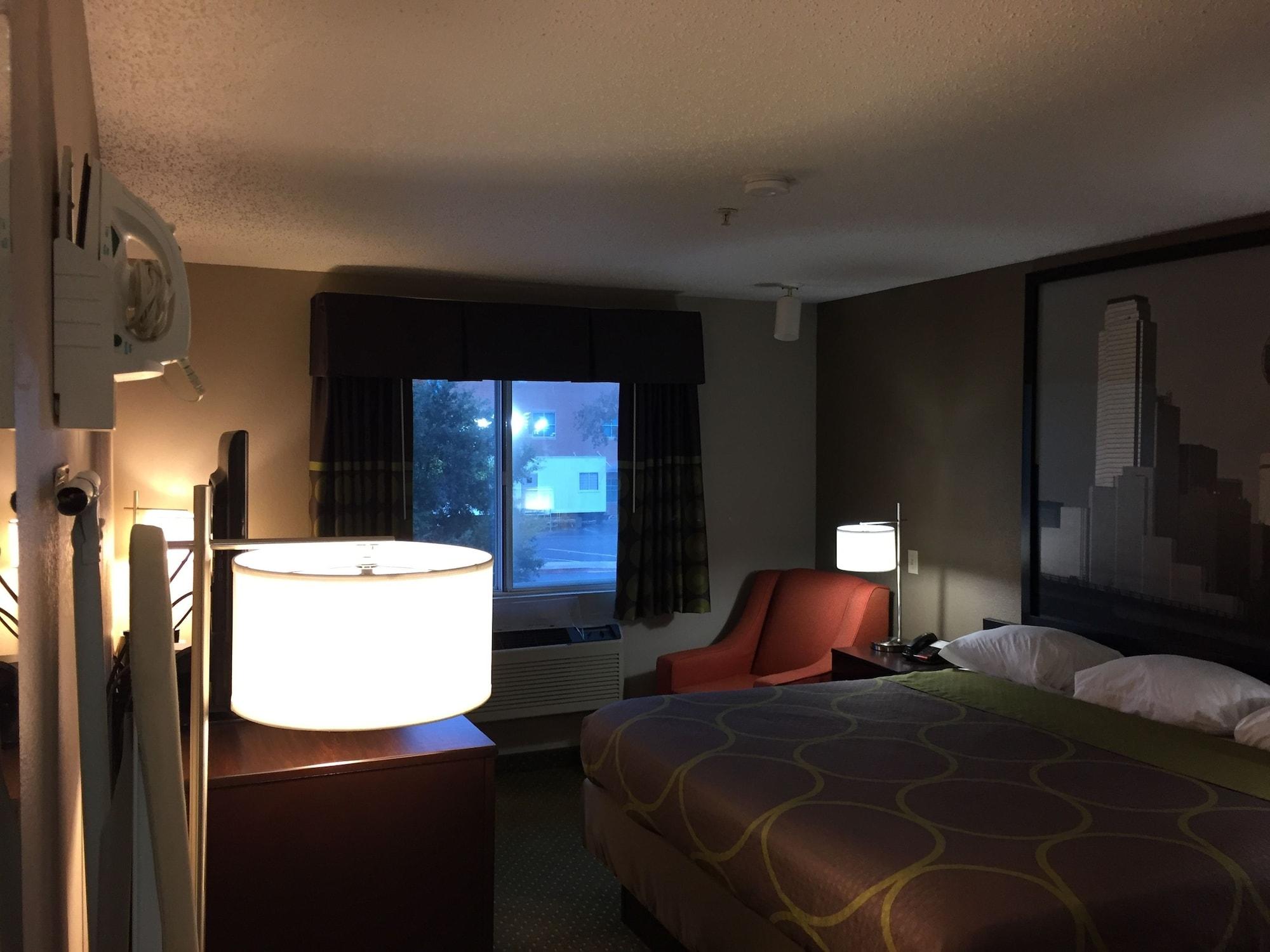 Motel Super 8 By Wyndham Bedford Dfw Airport West Zewnętrze zdjęcie